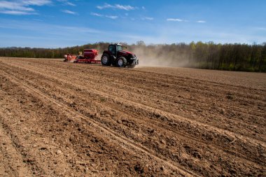 Bahar alan çalışır