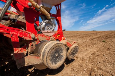 Bahar alan çalışır