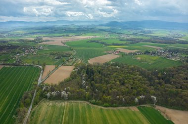 Küçük bir kasabada havadan görünümü