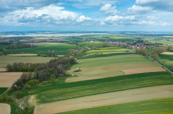 Vista aérea de un pequeño pueblo —  Fotos de Stock