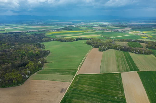 Vista aérea em uma pequena aldeia — Fotografia de Stock