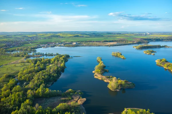 Letecký pohled na jezero — Stock fotografie