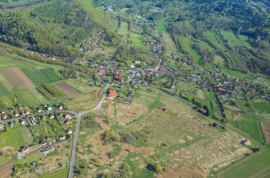 Küçük bir kasabada havadan görünümü
