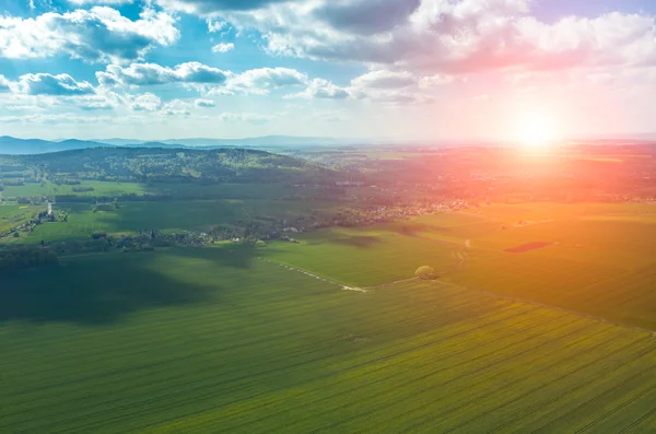 Lever de soleil sur le champ — Photo