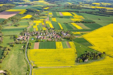Şehre havadan görünümü
