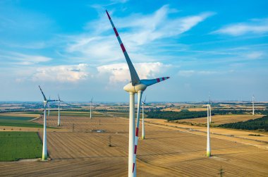 Yel değirmenleri üzerinde havadan görünümü