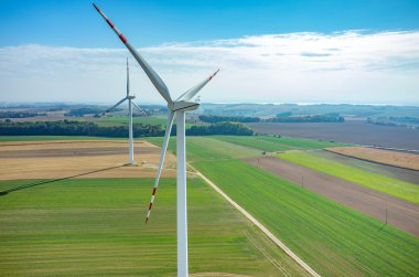 Yel değirmenleri üzerinde havadan görünümü