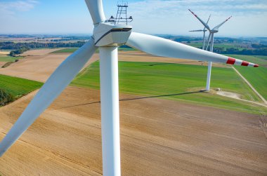 Yel değirmenleri üzerinde havadan görünümü