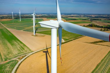 Yel değirmenleri üzerinde havadan görünümü