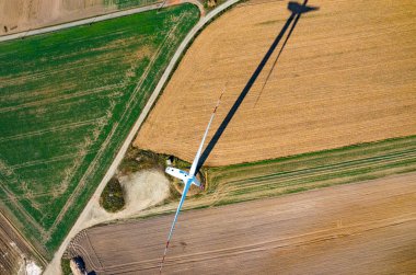 Yel değirmeni üzerinde havadan görünümü