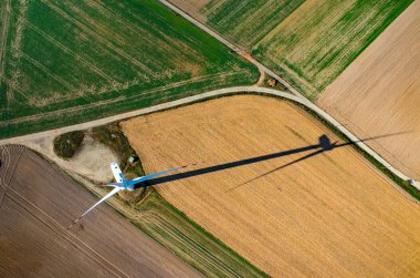 Yel değirmeni üzerinde havadan görünümü