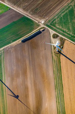 Yel değirmeni üzerinde havadan görünümü