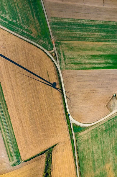 Luftaufnahme vom Schatten der Windmühle — Stockfoto