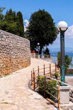 Trieste sarayda parçası
