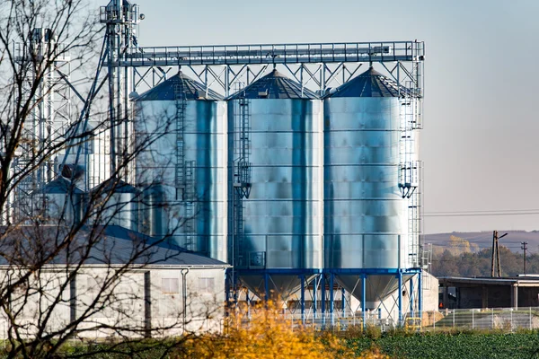 Gran vista sobre los silos —  Fotos de Stock