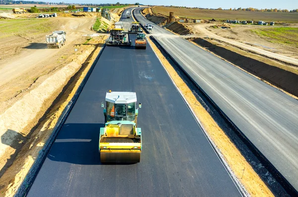 Nueva construcción de carreteras — Foto de Stock