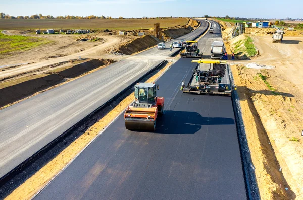 Nueva construcción de carreteras — Foto de Stock