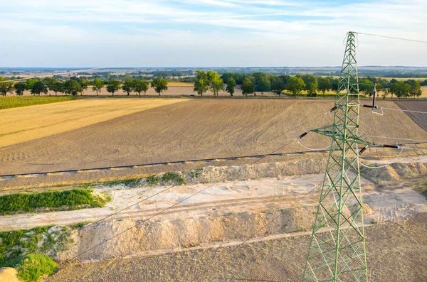 Powerlines üzerinde havadan görünümü — Stok fotoğraf