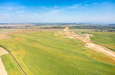 yol yapım aşamasında