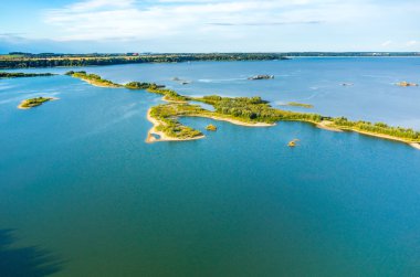 Gölde havadan görünümü