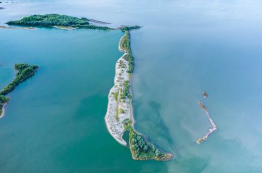 Gölde havadan görünümü