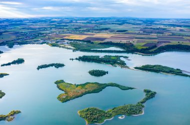 Gölde havadan görünümü