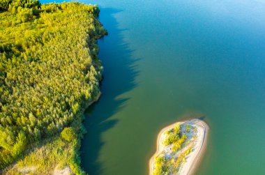 Gölde havadan görünümü