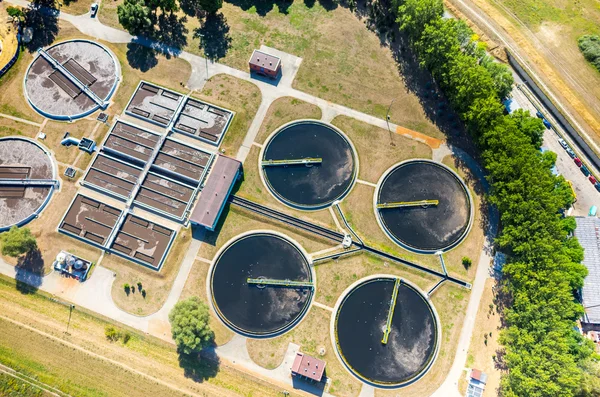 Planta de tratamiento de aguas residuales —  Fotos de Stock