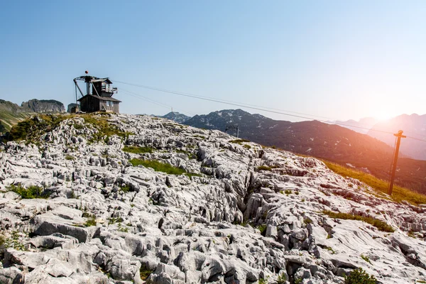 Pôr do sol acima das montanhas na Áustria — Fotografia de Stock