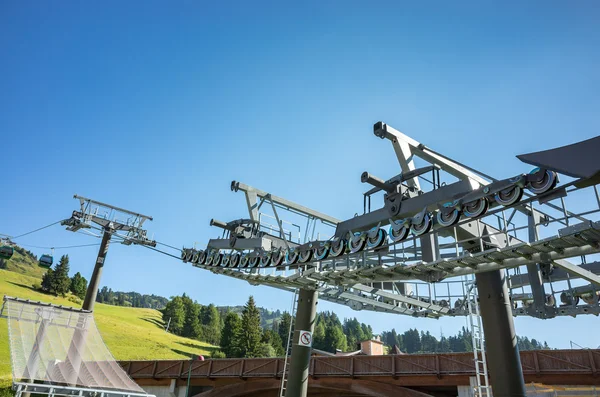 Skistation in de zomer — Stockfoto