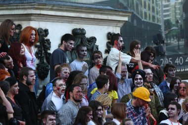 Belgrad zombi yürüme 