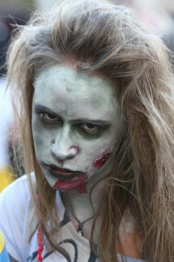 Belgrad zombi yürüme 