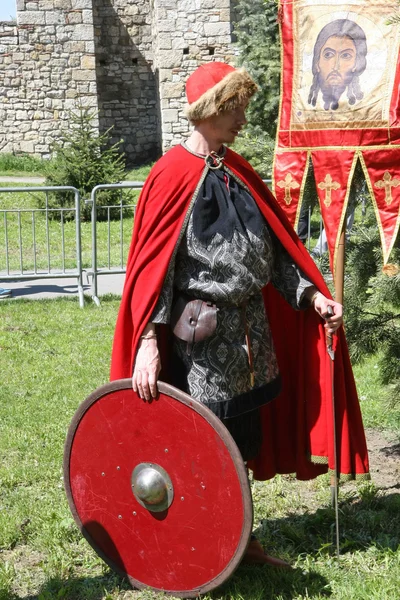 Russischer Mann in mittelalterlicher Kleidung — Stockfoto