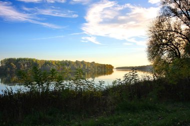 Nehir etrafında doğa