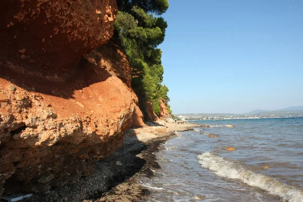 在海岸上的红色 roks — 图库照片