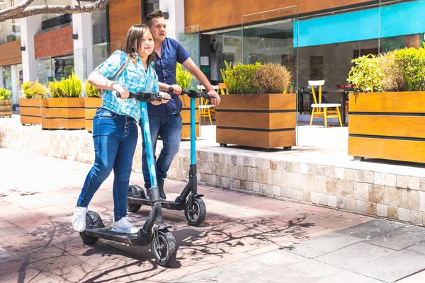 Father Daughter School Electric Scooter — 스톡 사진