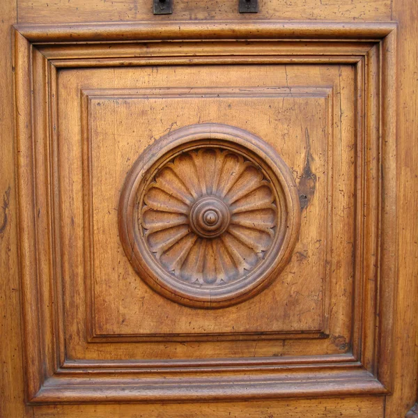 Carved Detail Old Wooden Door Close — Stock Photo, Image