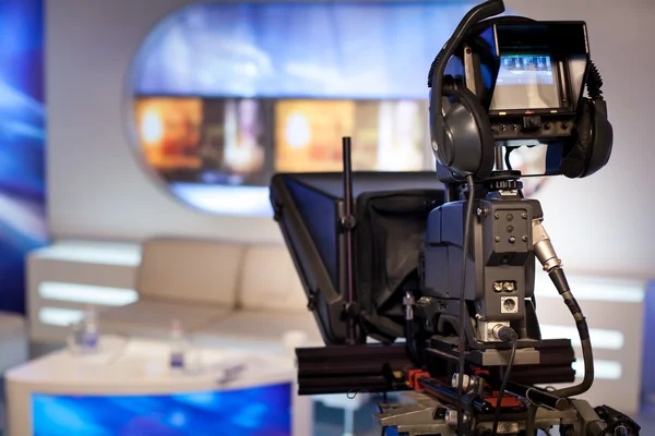 Videokamera - inspelning show i TV-studio — Stockfoto