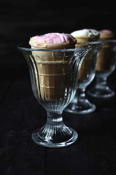 Cono gelato in vetro — Foto Stock