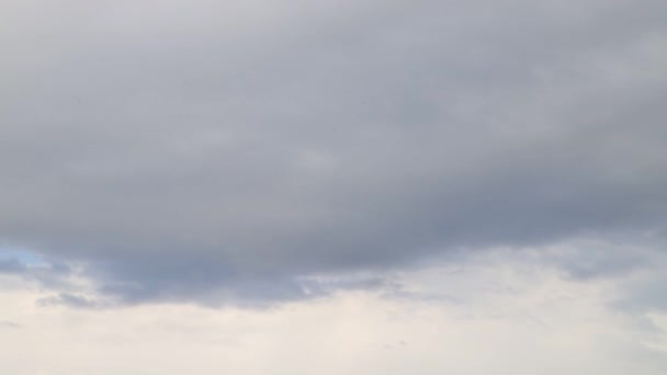 Wolken Tijdspanne Grijze Stormachtige Blauwe Dramatische Lucht Het Weer Veranderen — Stockvideo