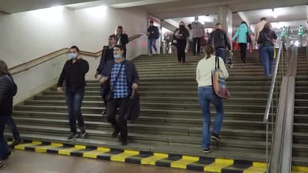 Mosca Russia Novembre 2020 Flusso Infinito Persone Che Indossano Maschere — Video Stock