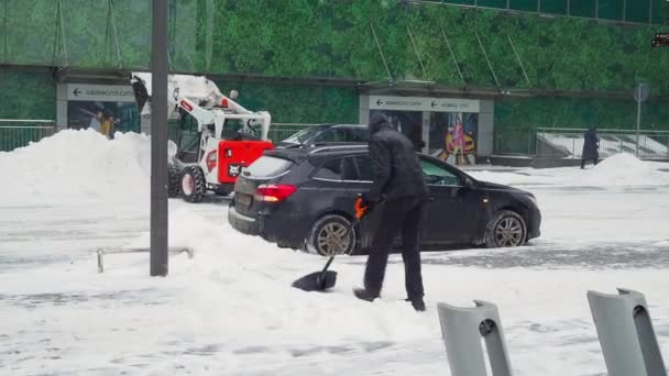 Moscow Russia February 2021 Utility Worker Shovels Snow Shovel City — Stock Video