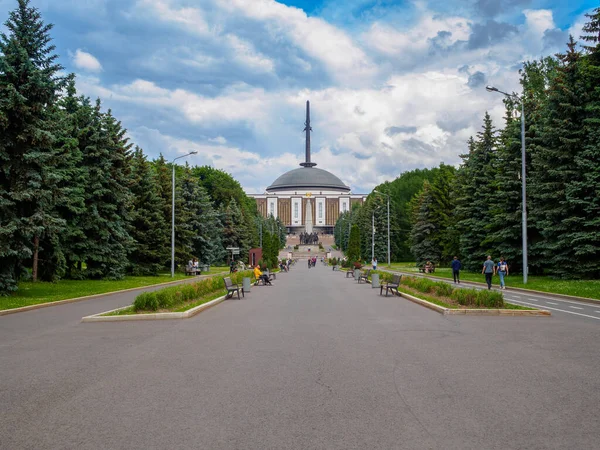 Вид на мемориал Великой Отечественной войны в парке Победы на Поклонной горе. — стоковое фото