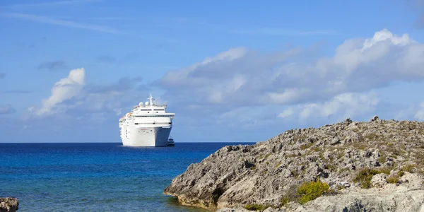 Crucero fuera de las Bahamas — Foto de Stock