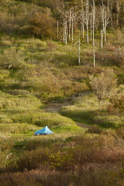 Tent in the mountains — Stock Photo, Image