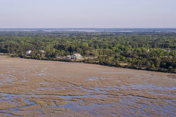 Aerial view of waterfront homes — Stock Photo, Image