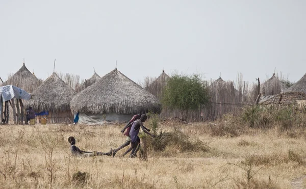 Niños jugando en Sudán del Sur — Foto de Stock