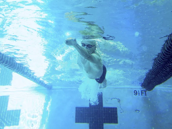 76 year old competitive swimmer — Stock Photo, Image