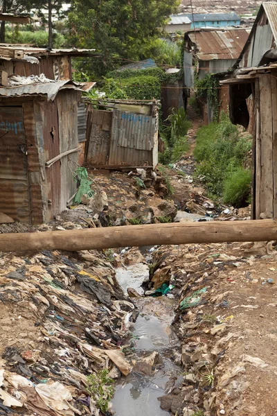 Sujeira e esgoto, Kibera Quênia — Fotografia de Stock