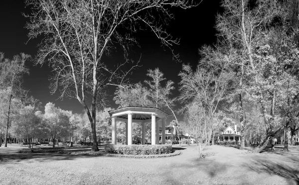 Infrared photo of park and gazebo — Stock Photo, Image